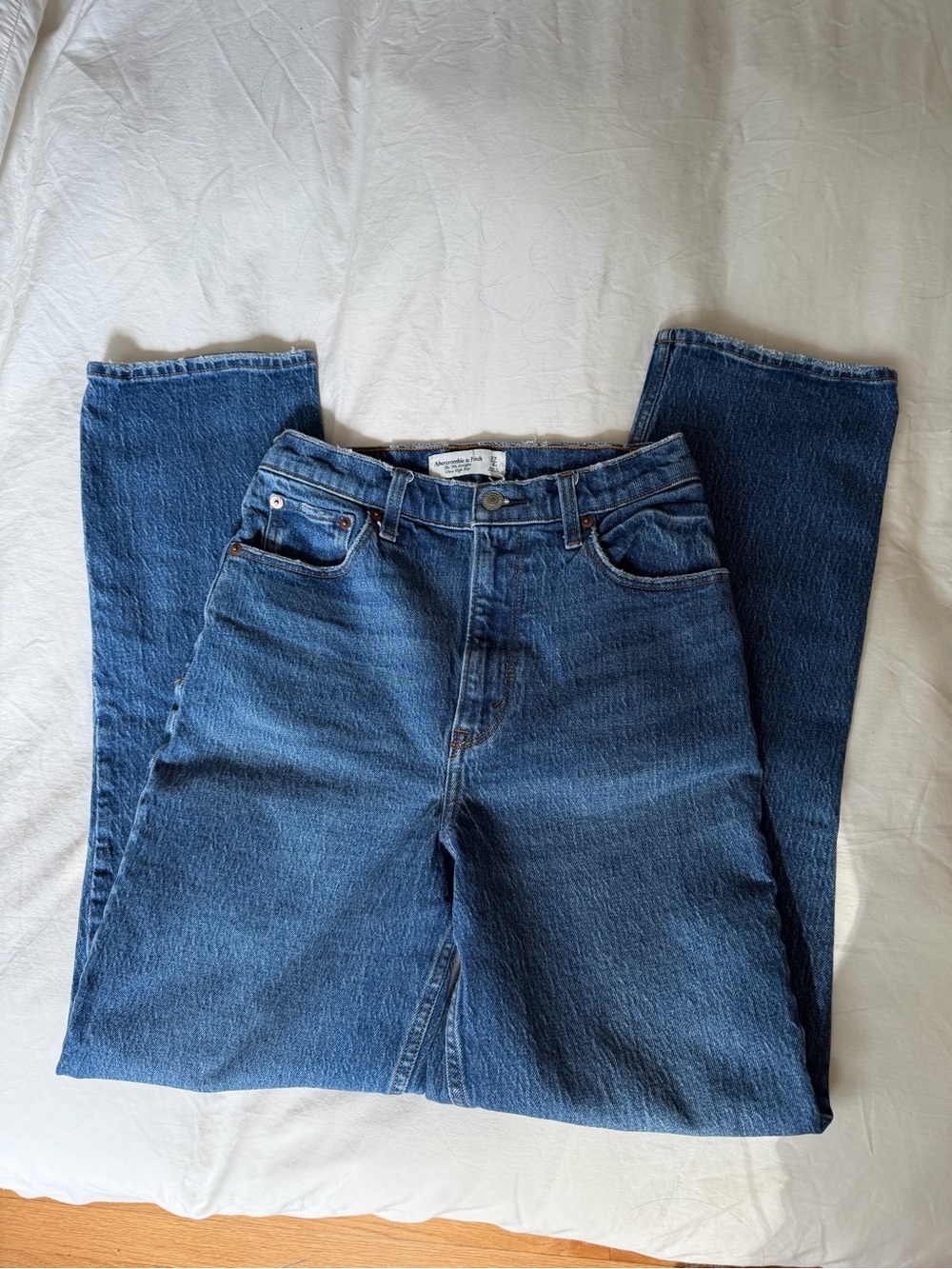 Abercrombie & Fitch Women's Straight-Leg Jeans in Dark Blue Wash